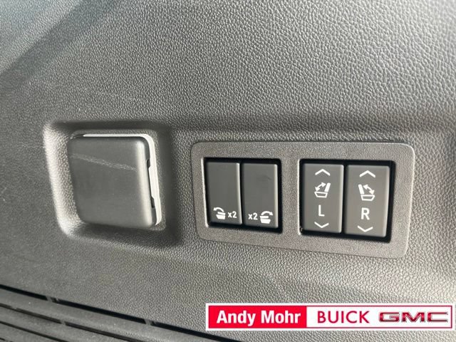 Used 2023 GMC Yukon Denali Ultimate AWD/4WD image 11