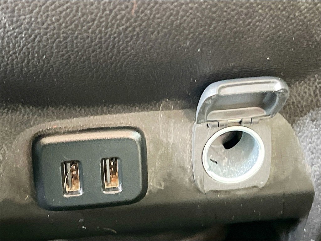 Used 2016 Chevrolet Colorado LT image 24