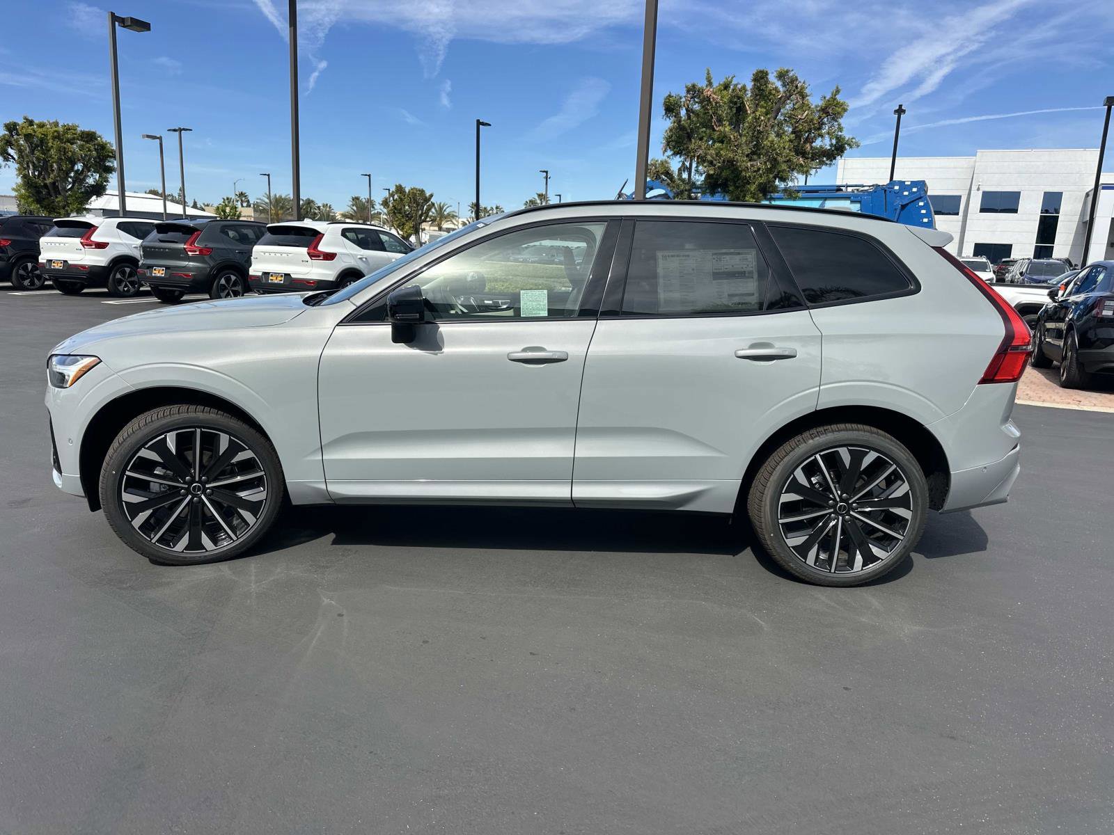 New 2026 Volvo XC60 B5 Ultra w/ Climate Package AWD/4WD image 4