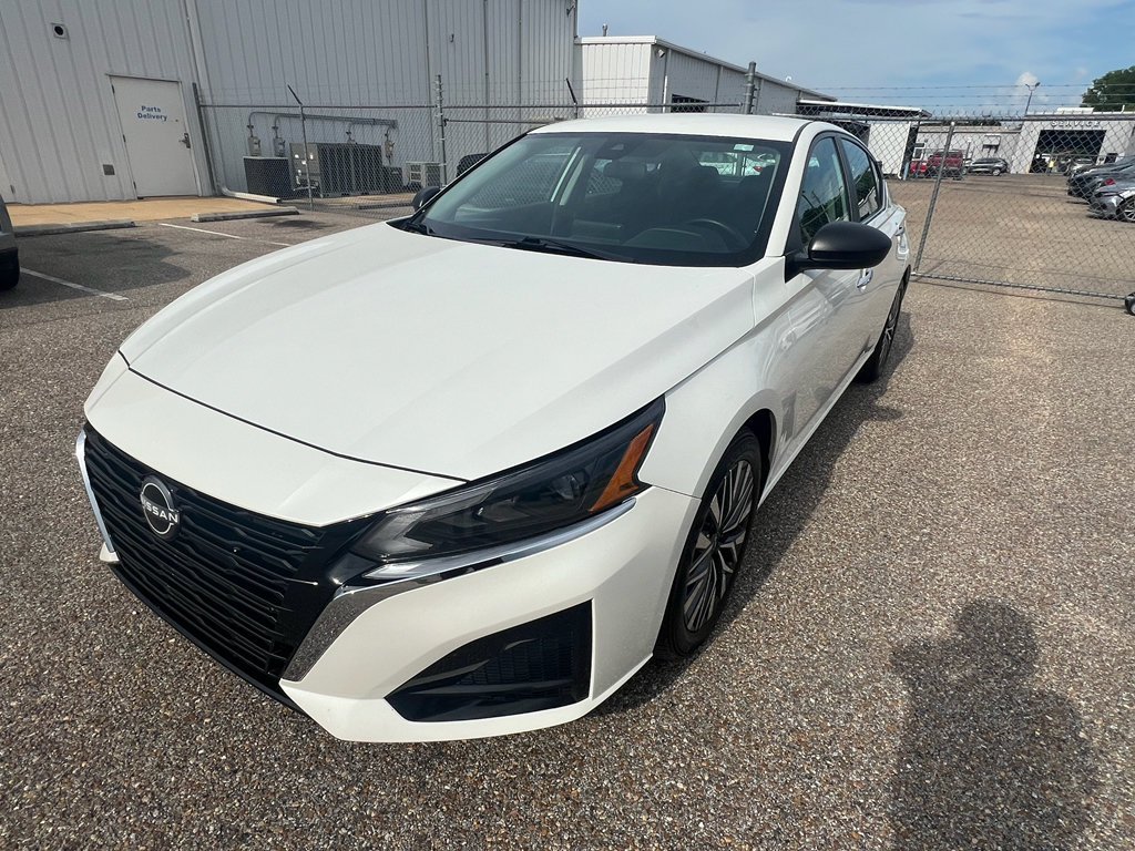 Used 2025 Nissan Altima 2.5 SV FWD image 5