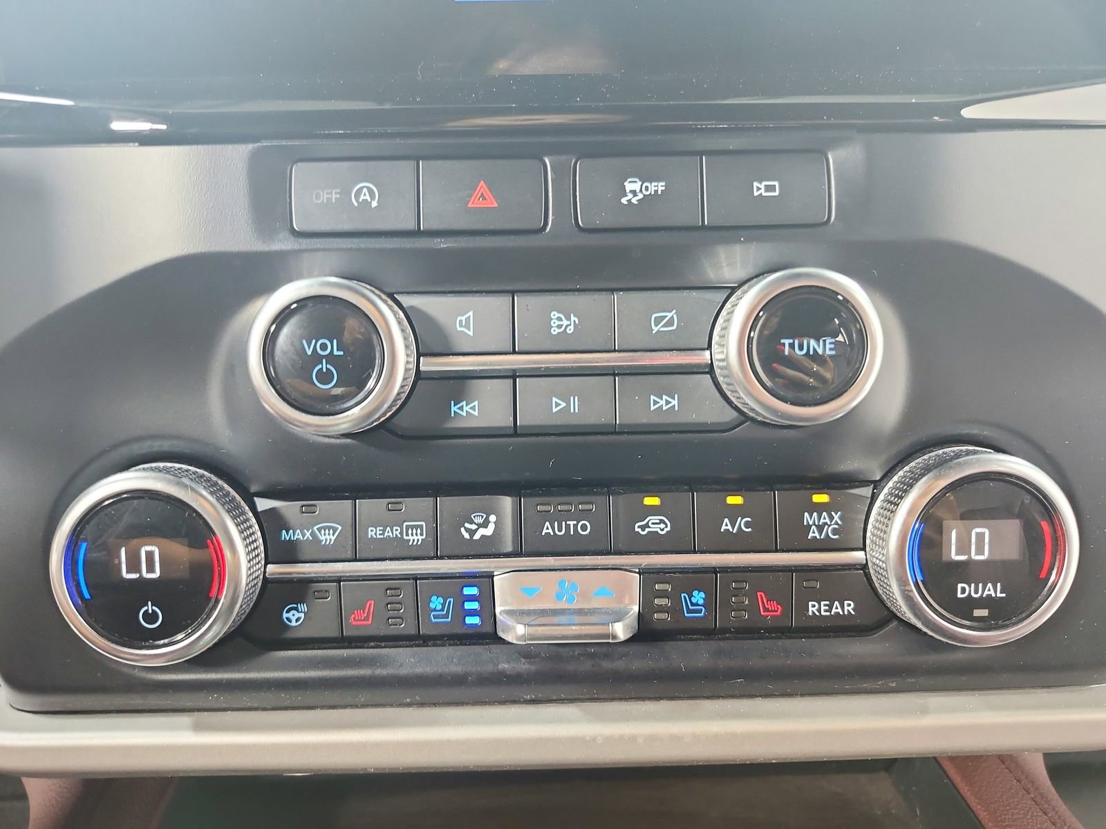 Used 2024 Ford Expedition Limited image 31