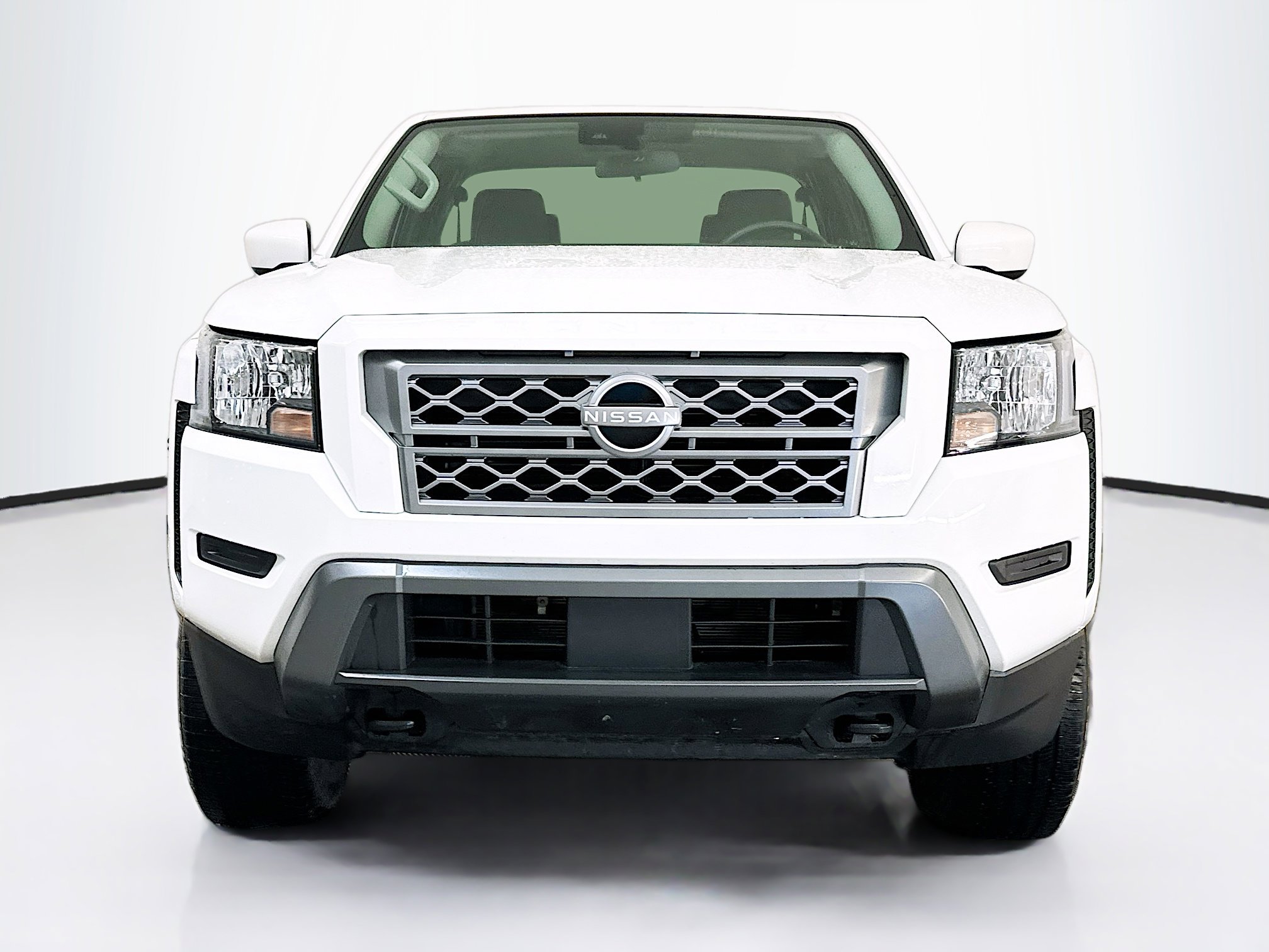 Used 2024 Nissan Frontier SV AWD/4WD image 2