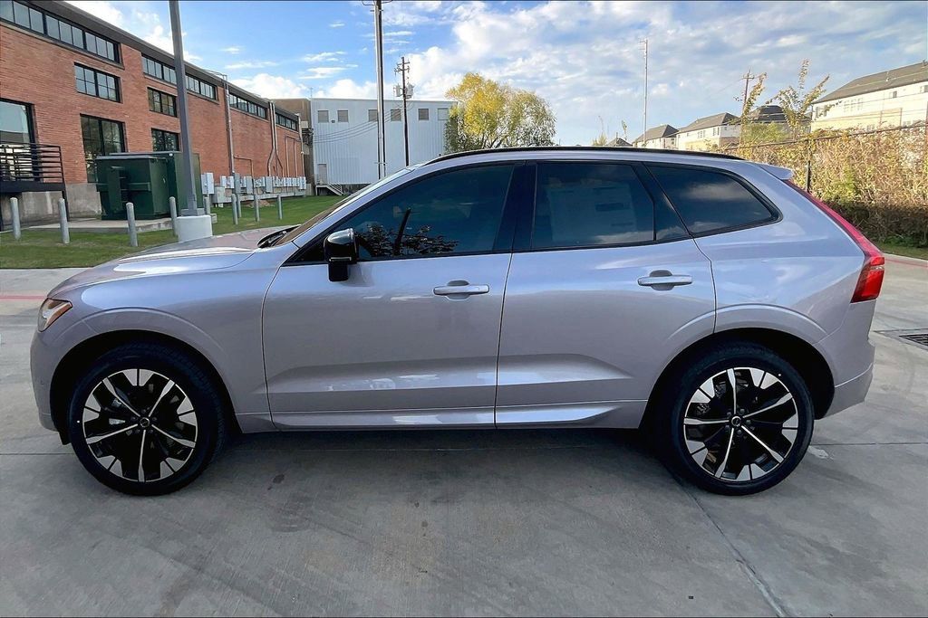 New 2026 Volvo XC60 B5 Plus w/ Protection Package Premier AWD/4WD image 21