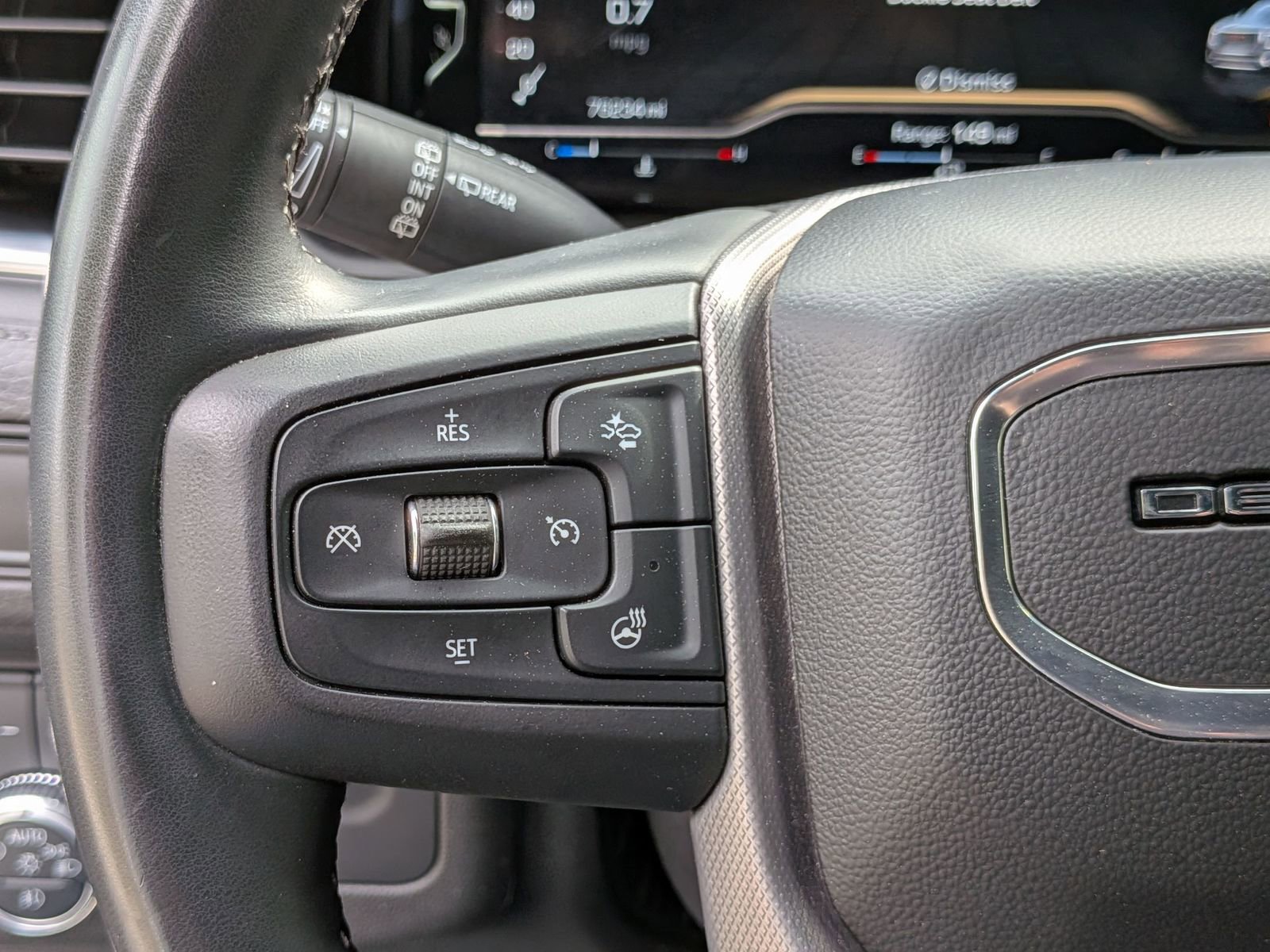 Used 2023 GMC Yukon Denali AWD/4WD image 18