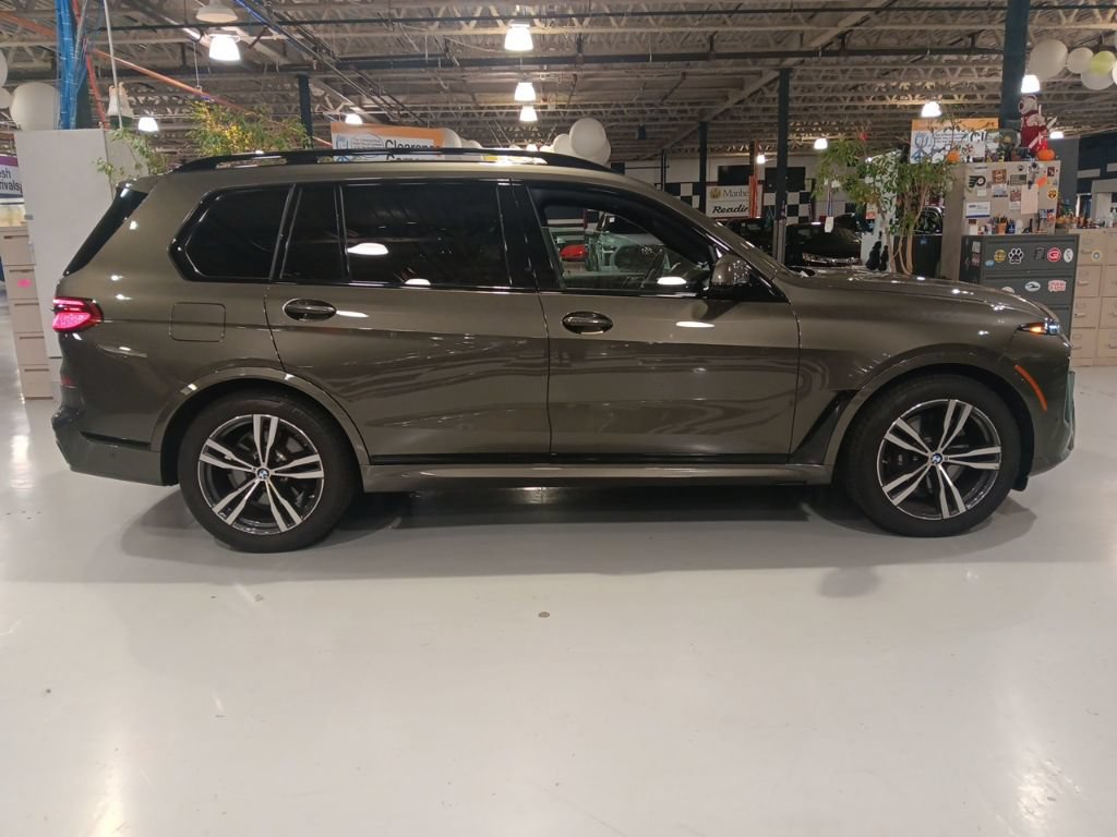Certified 2024 BMW X7 xDrive40i w/ M Sport Package AWD/4WD image 5