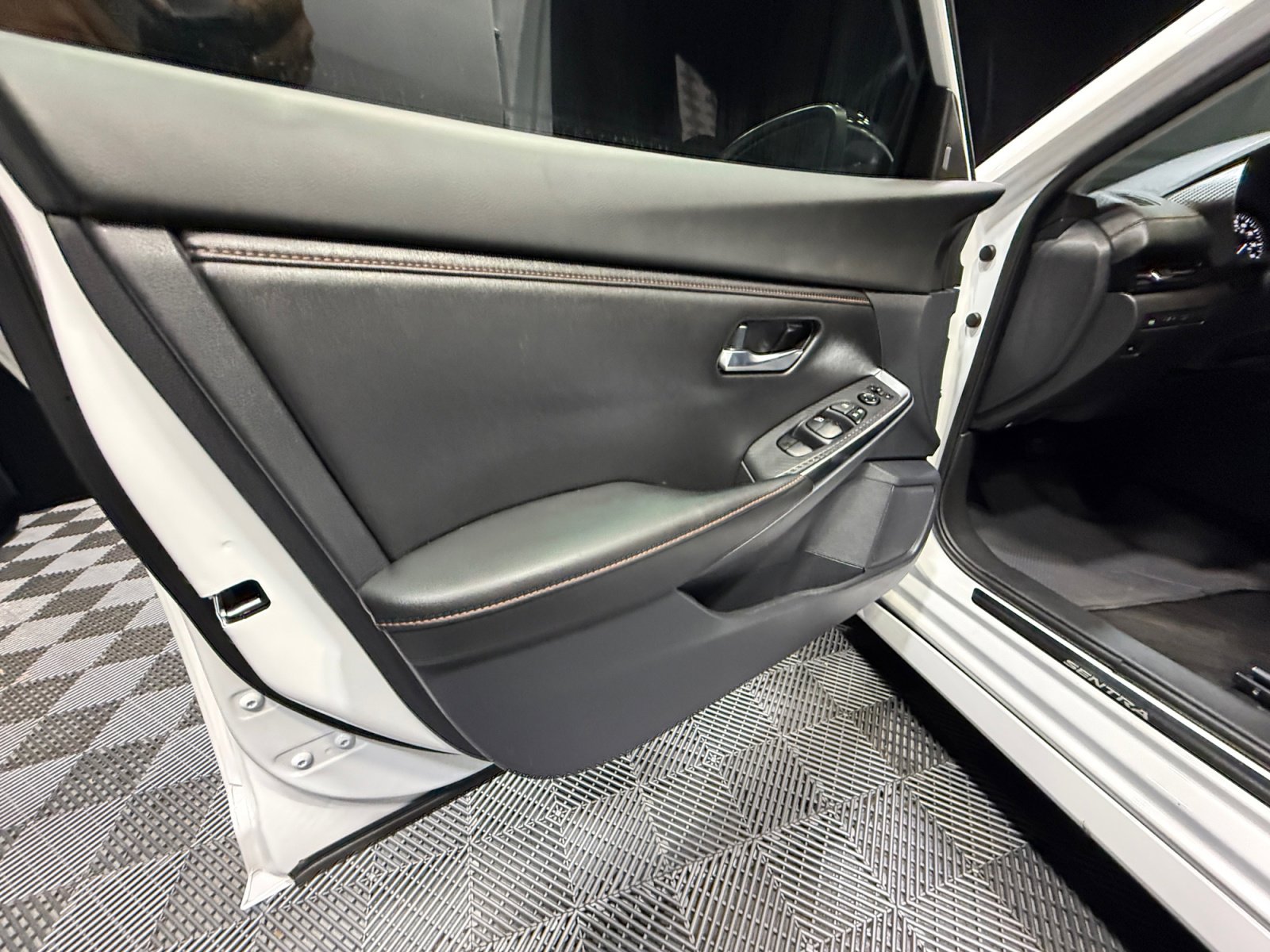 Certified 2021 Nissan Sentra SR FWD image 13