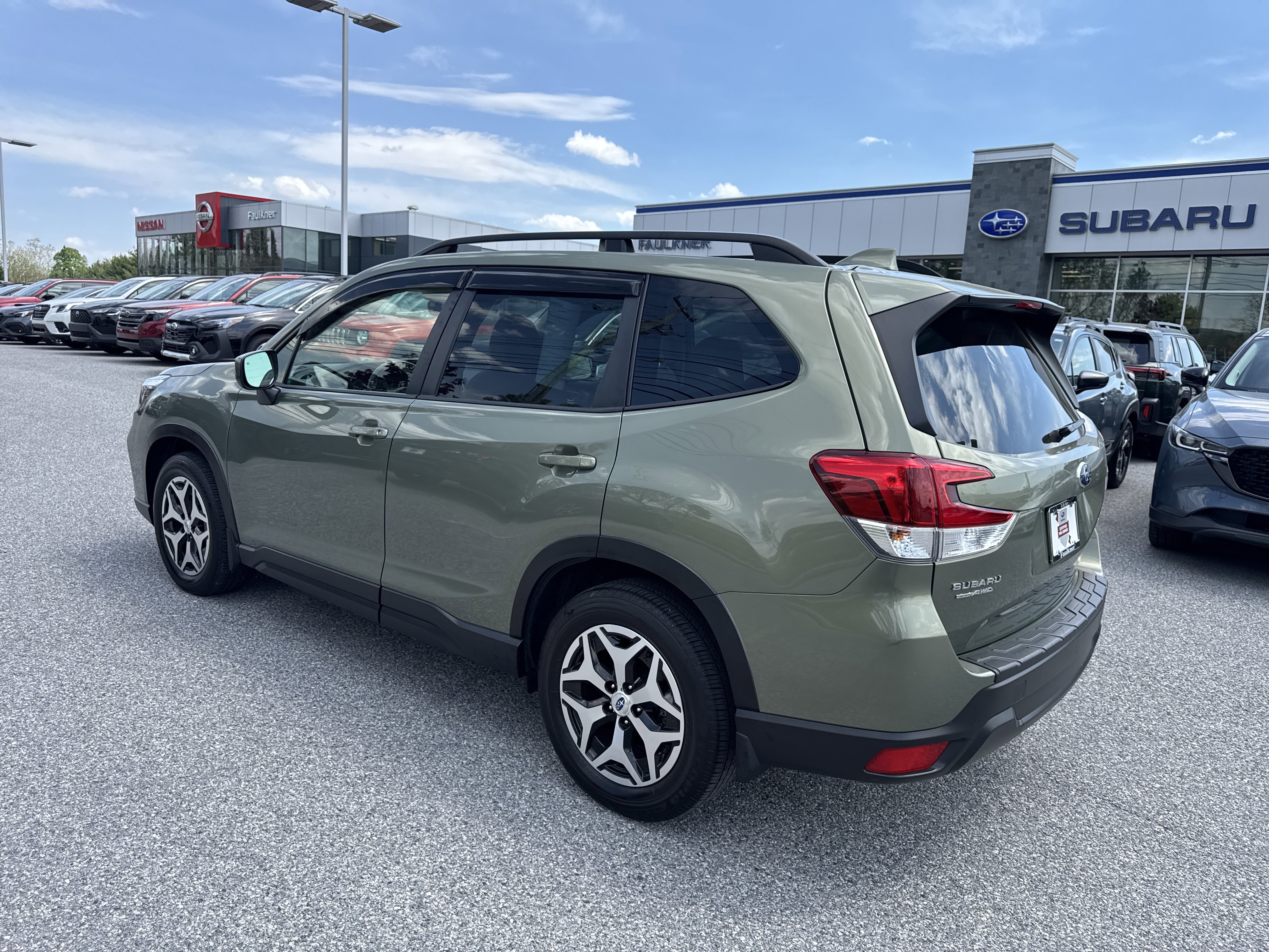 Used 2021 Subaru Forester Premium AWD/4WD image 23