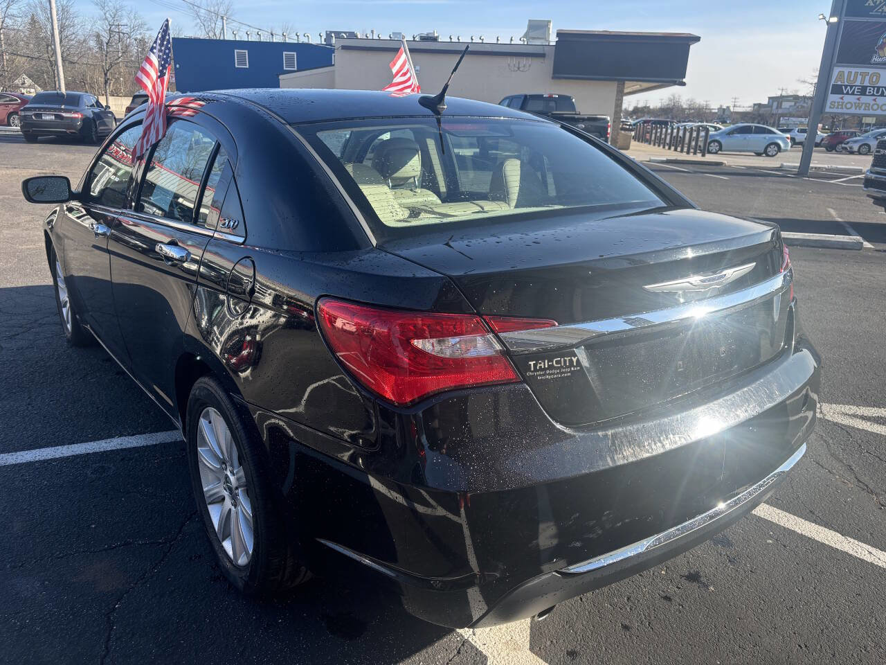 Used 2014 Chrysler 200 Limited w/ Sun/Sound Group FWD image 3