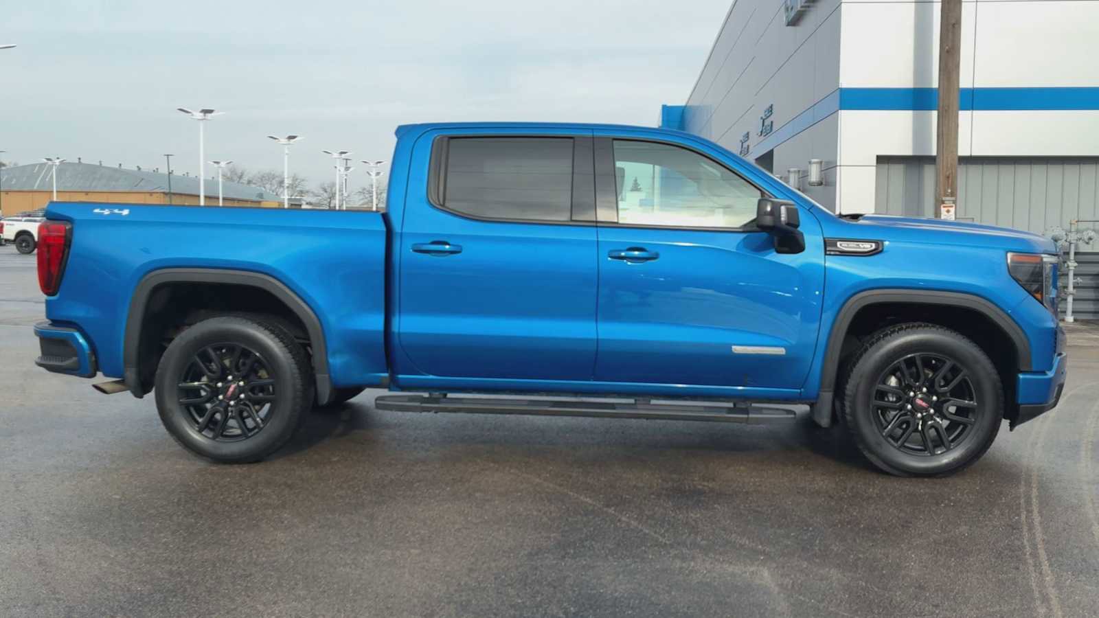 Certified 2024 GMC Sierra 1500 Elevation w/ Elevation Premium Package image 9