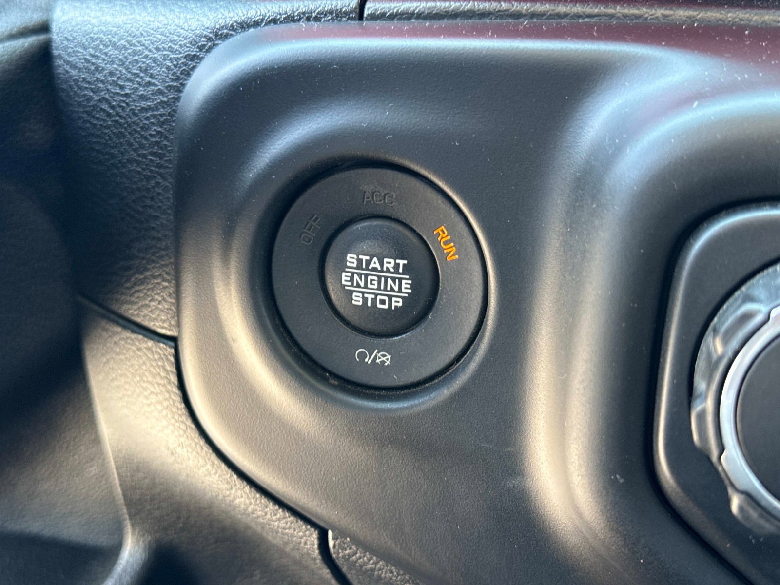 Used 2020 Jeep Gladiator Rubicon AWD/4WD image 30