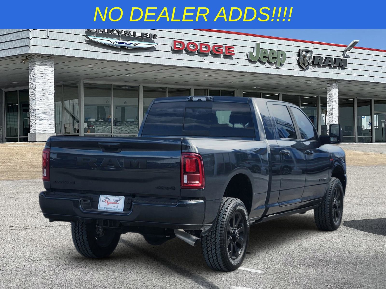 New 2025 RAM 2500 Laramie AWD/4WD image 4