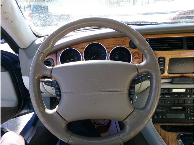 Used 2006 Jaguar XK8 Convertible image 4