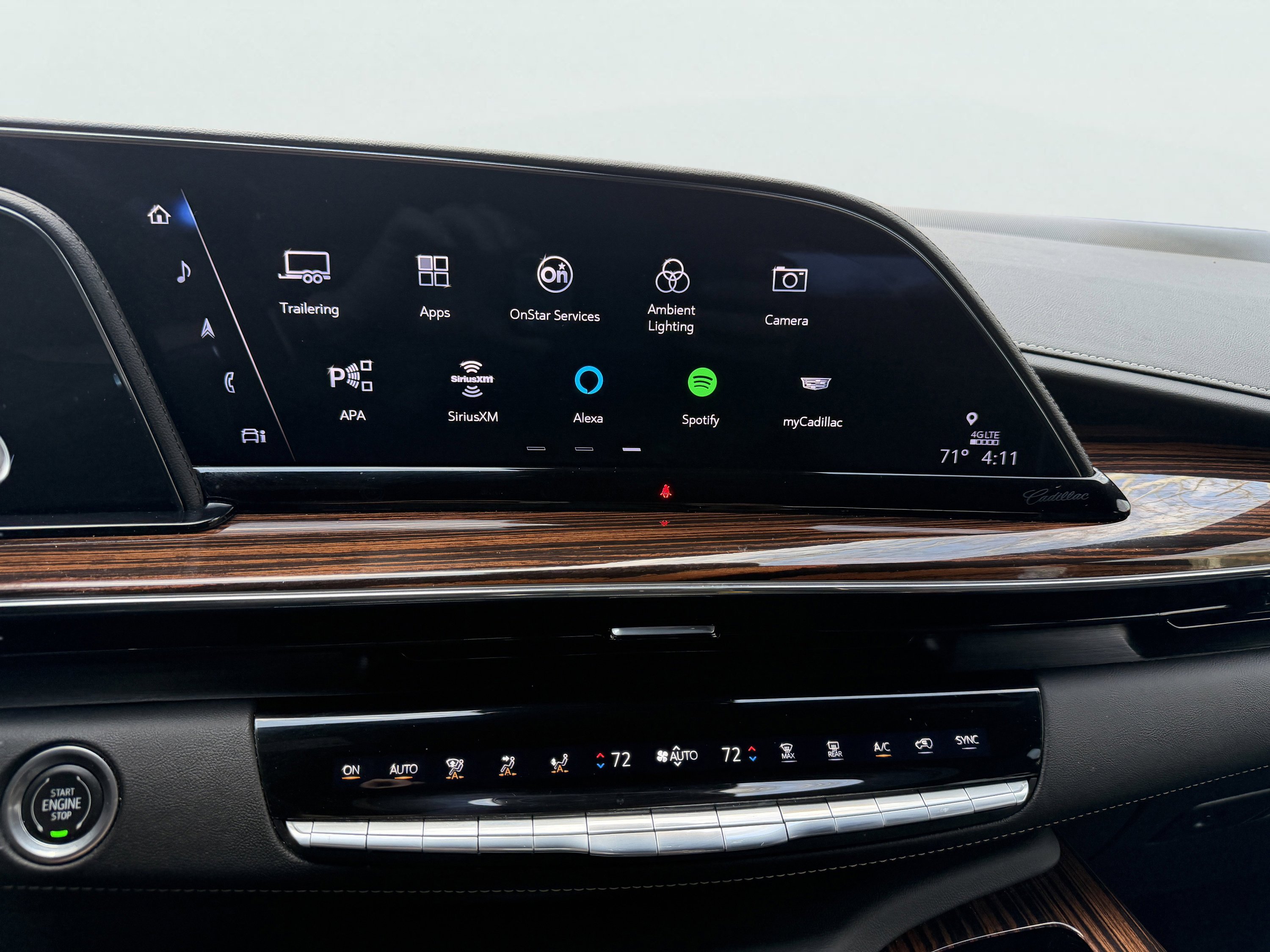 Used 2022 Cadillac Escalade ESV Premium Luxury w/ Performance Package AWD/4WD image 28