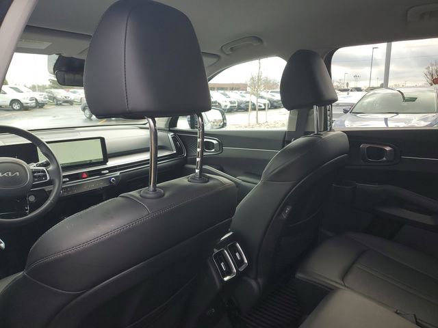 Certified 2025 Kia Sorento S image 9