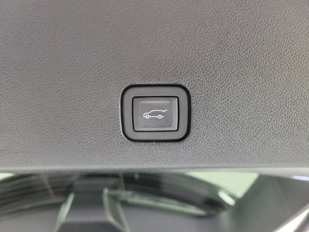 Used 2024 Cadillac XT6 Luxury FWD image 10