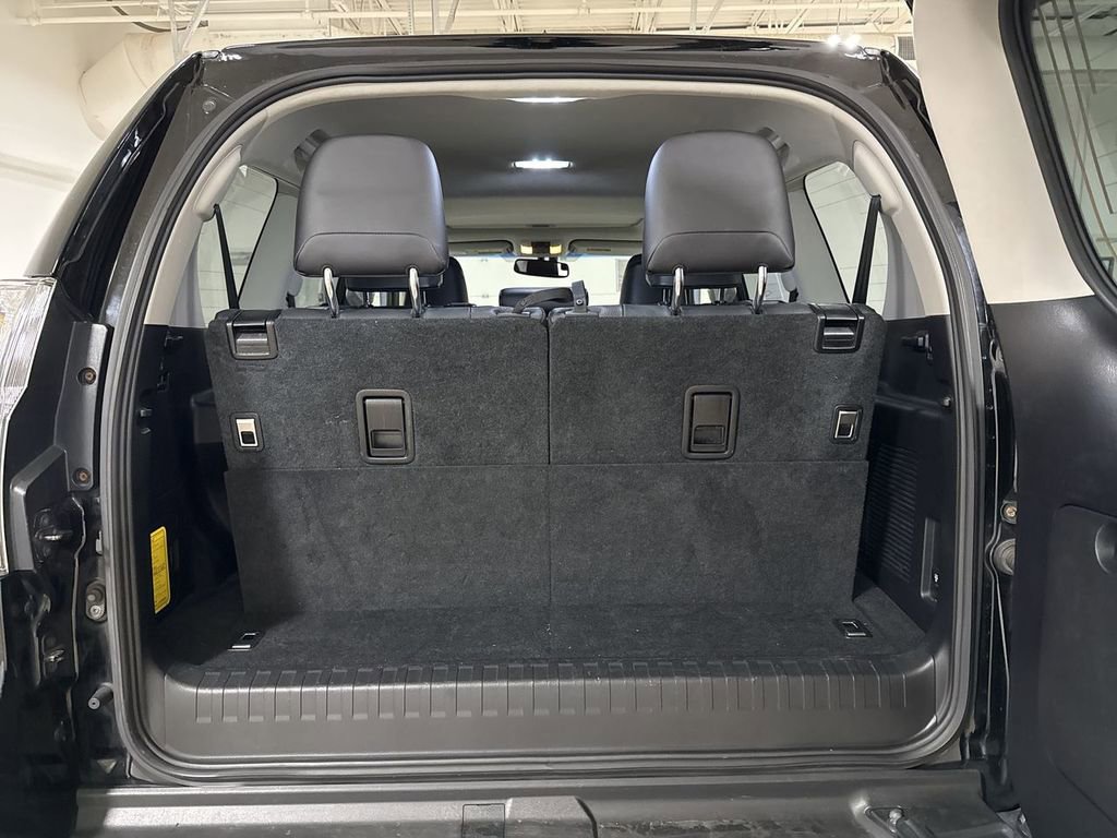 Used 2014 Lexus GX 460 w/ Premium Package image 26