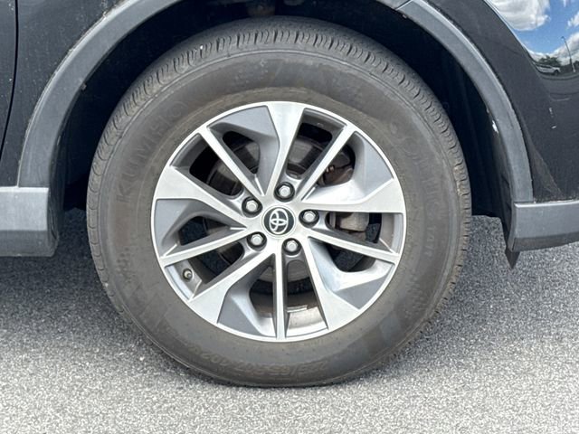 Used 2016 Toyota RAV4 XLE AWD/4WD image 11
