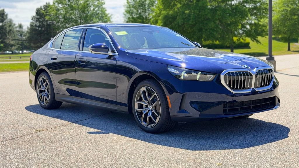 New 2027 BMW 530i xDrive w/ Premium Package AWD/4WD image 8