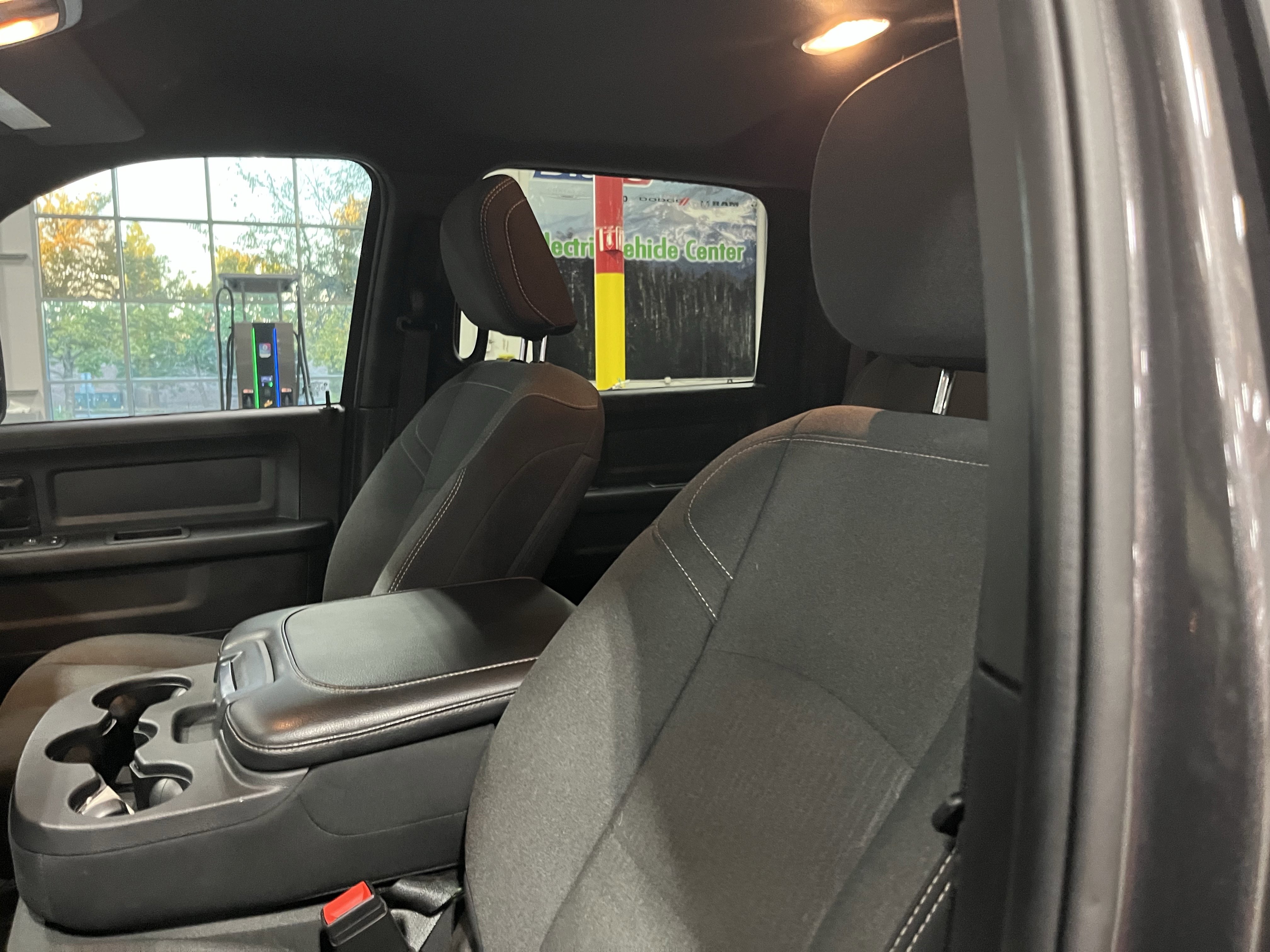 Used 2024 RAM 3500 Tradesman w/ Towing Technology Group image 18