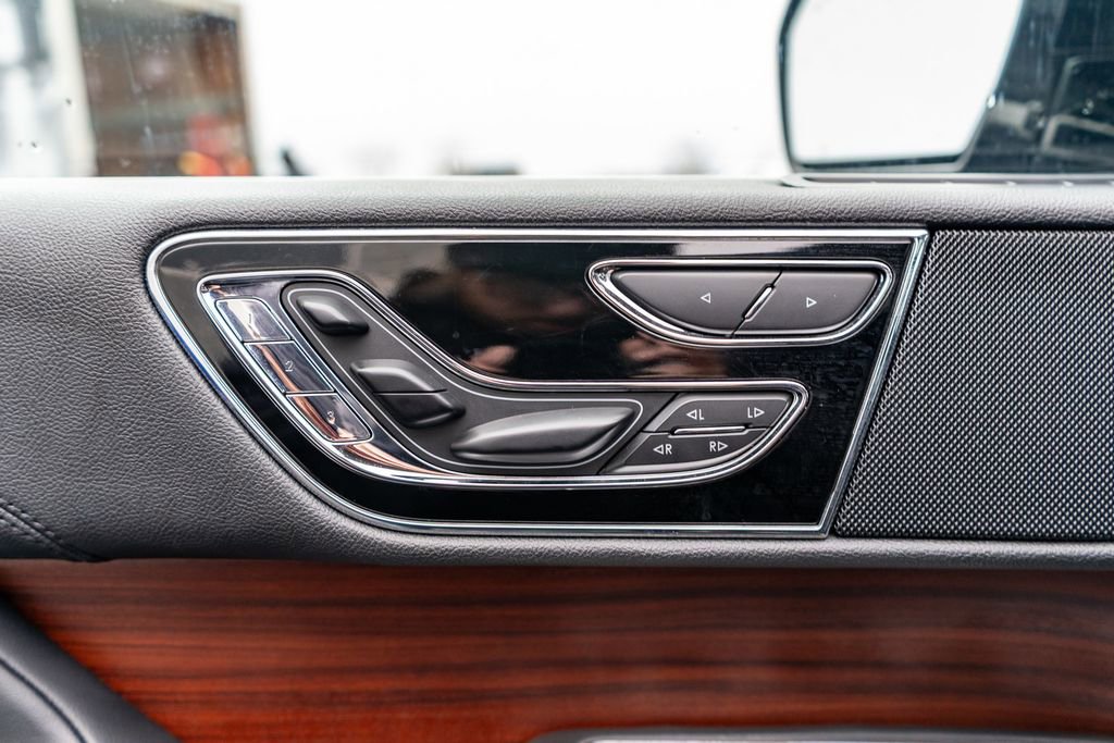 Used 2023 Lincoln Navigator Reserve image 19