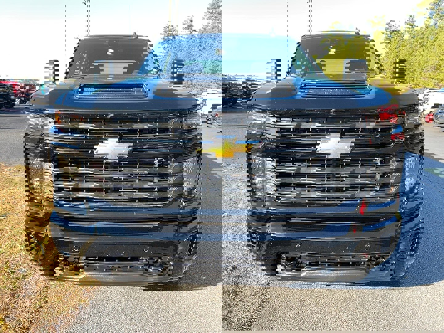 Used 2025 Chevrolet Silverado 2500 Custom w/ Custom Value Package image 2