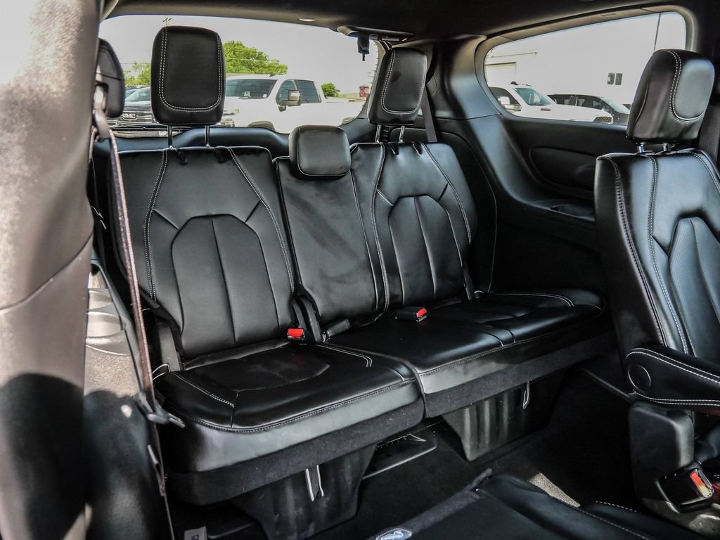 Used 2026 Chrysler Pacifica Select FWD image 42