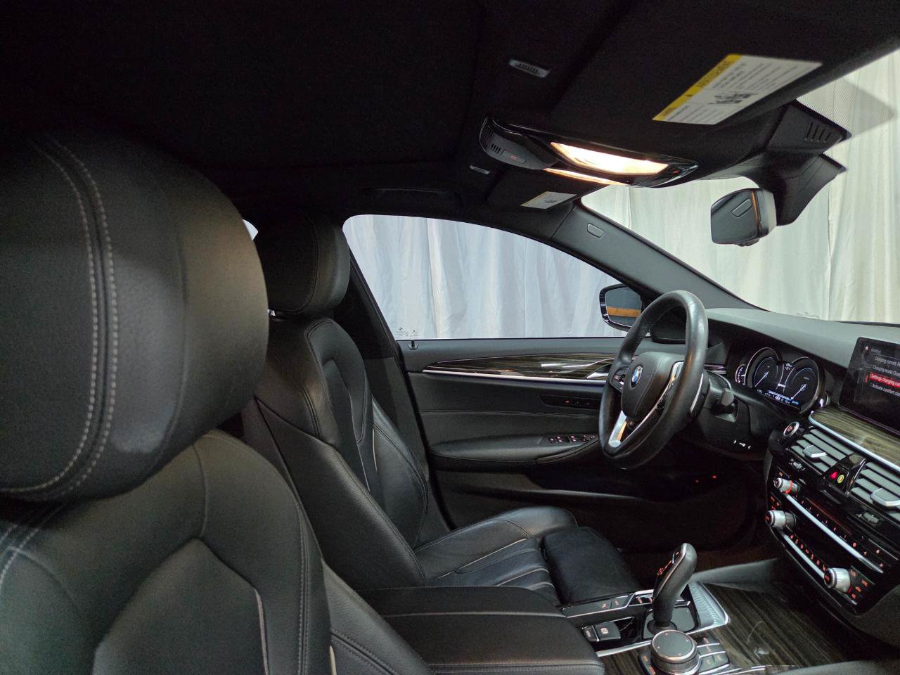 Used 2019 BMW 530e xDrive w/ Convenience Package AWD/4WD image 24