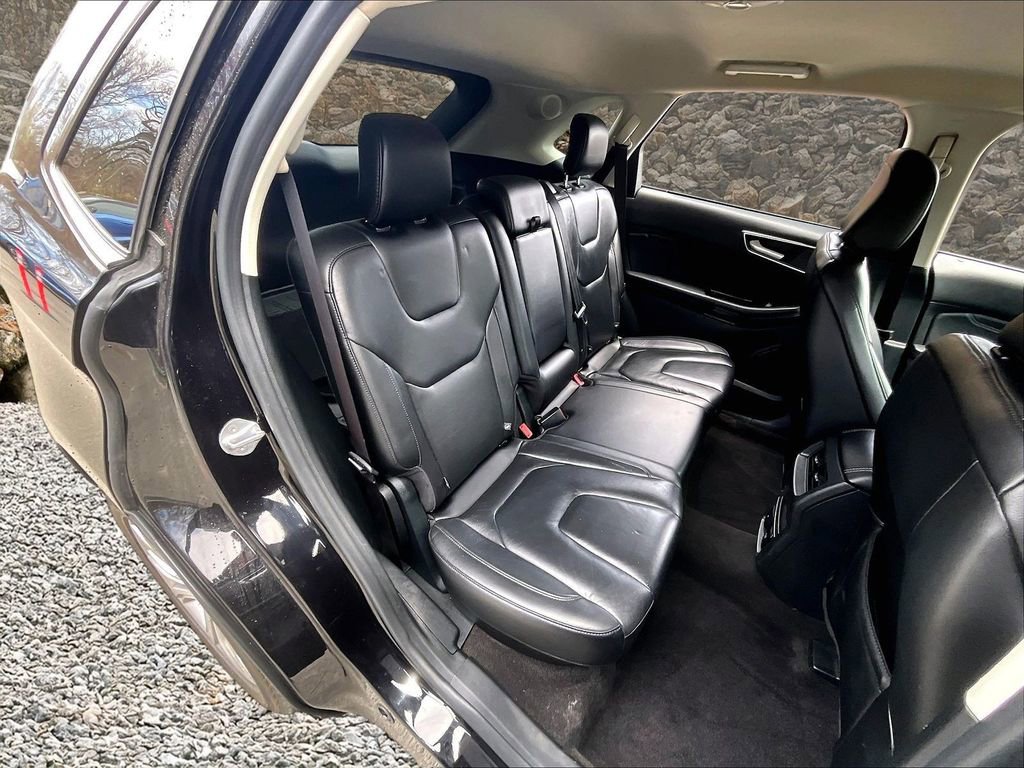 Used 2020 Ford Edge Titanium w/ Cargo Accessory Package FWD image 25