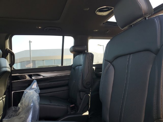 New 2026 Jeep Grand Wagoneer 4WD image 16
