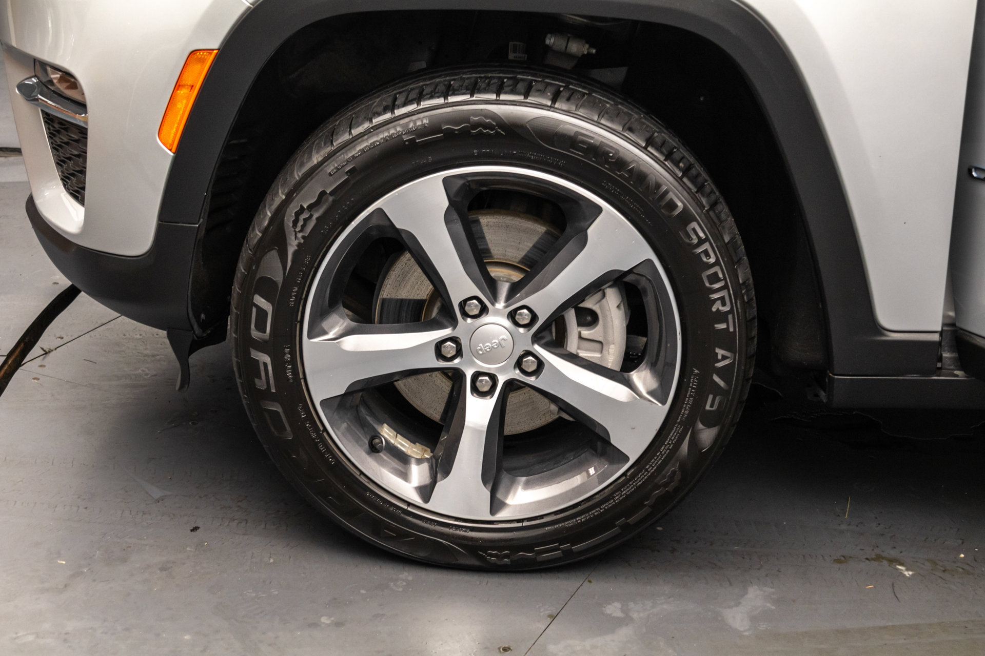 Used 2023 Jeep Grand Cherokee 4WD 4xe image 44