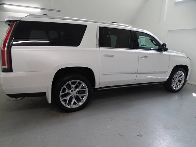 Used 2017 Cadillac Escalade ESV Platinum AWD/4WD image 25