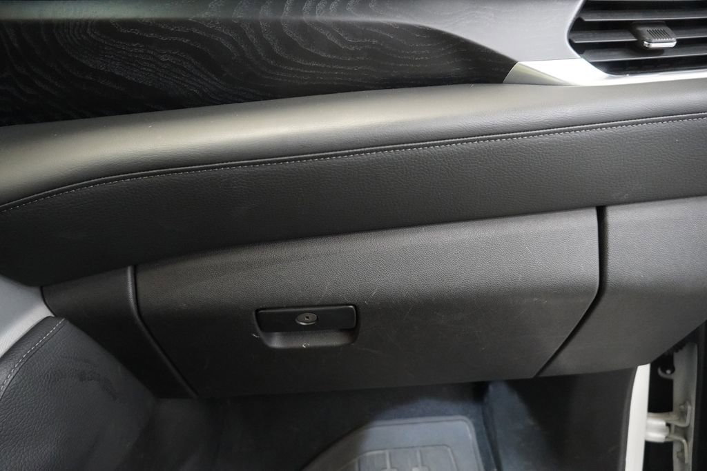 Used 2021 GMC Yukon XL Denali AWD/4WD image 42