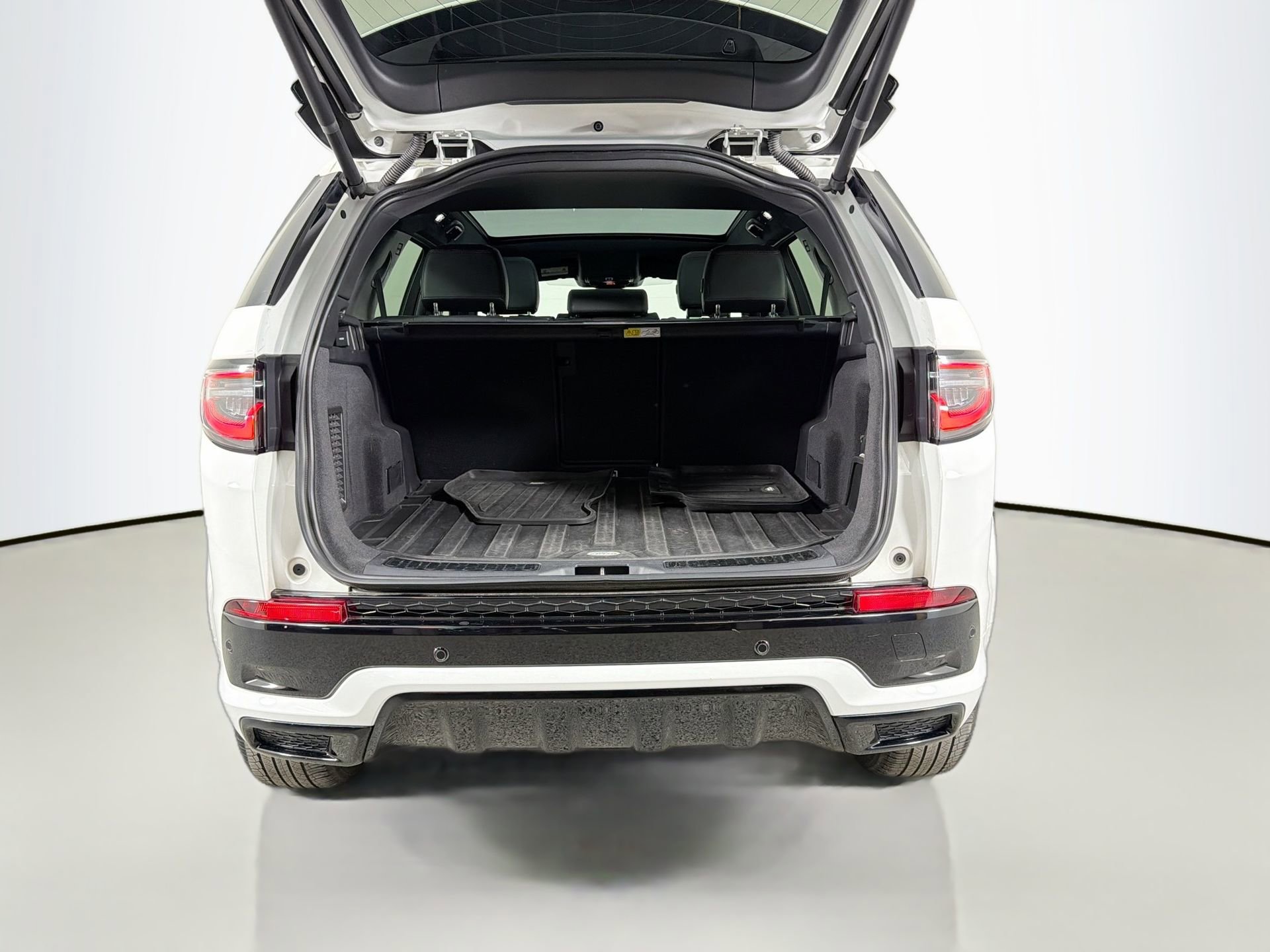 Used 2022 Land Rover Discovery Sport S R-Dynamic image 28