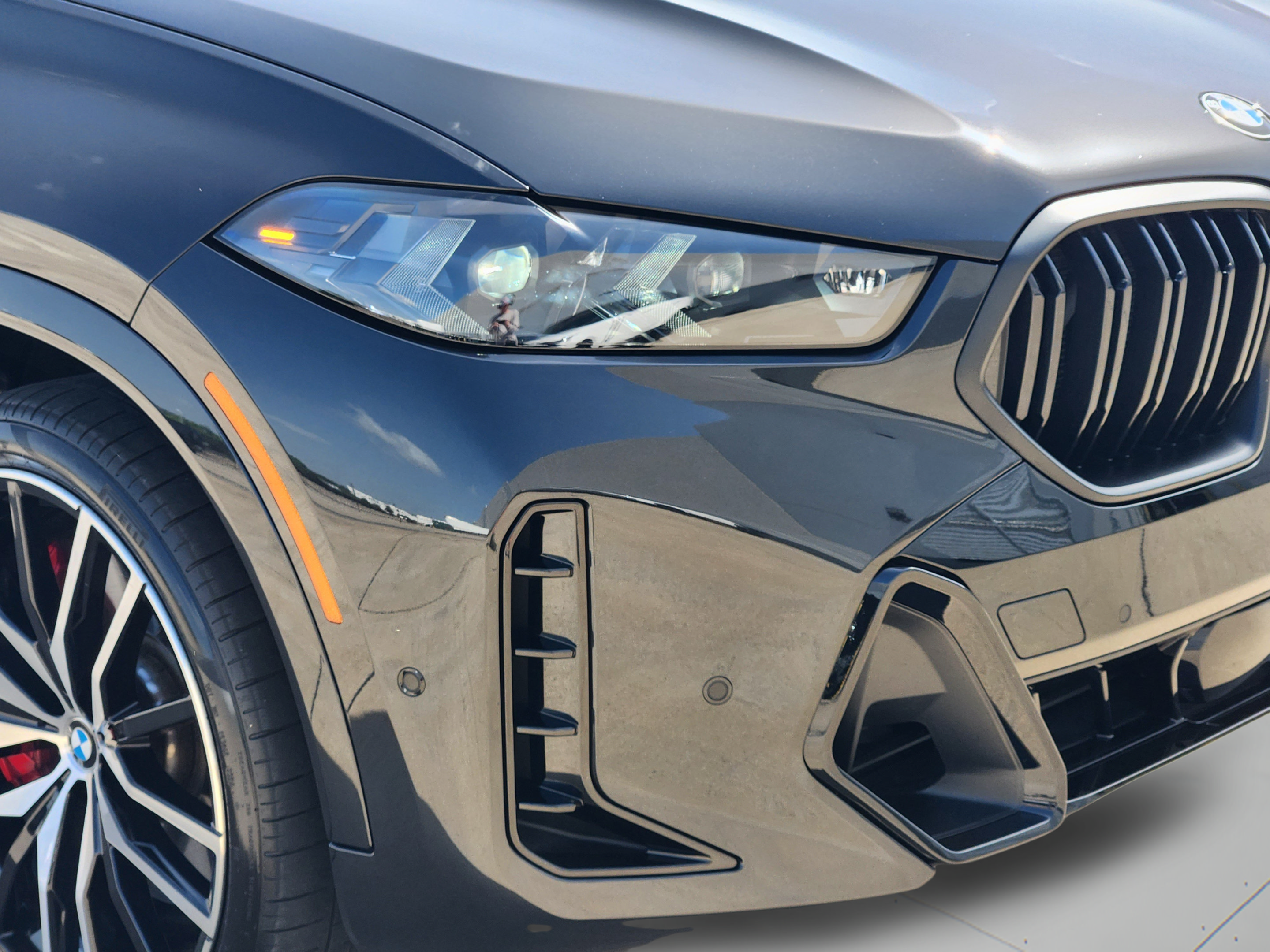 Used 2025 BMW X6 M60i AWD/4WD image 30