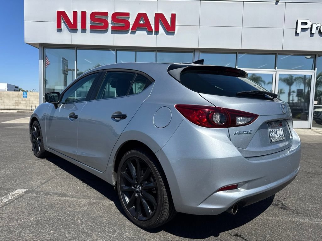 Used 2018 MAZDA MAZDA3 Touring FWD image 2