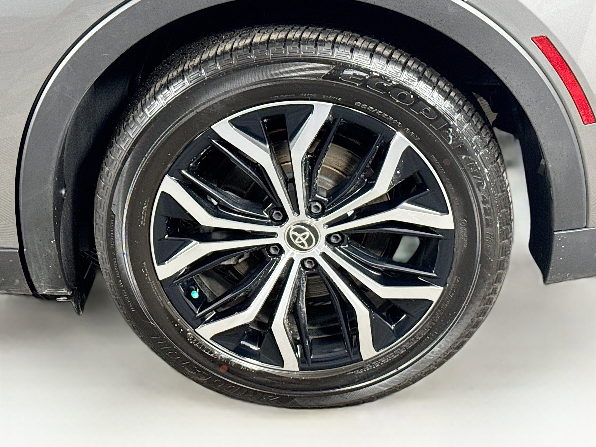 Certified 2023 Toyota Crown XLE image 9