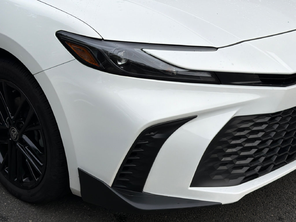 Used 2025 Toyota Camry SE FWD image 8