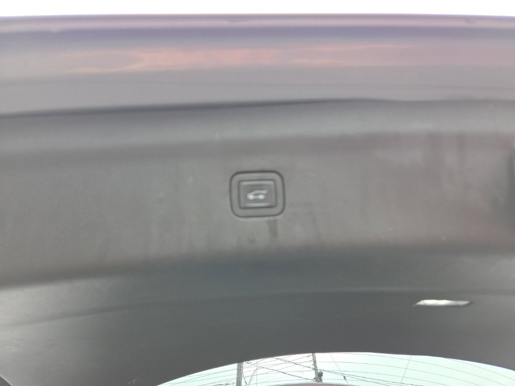 Used 2024 Buick Enclave Premium image 17