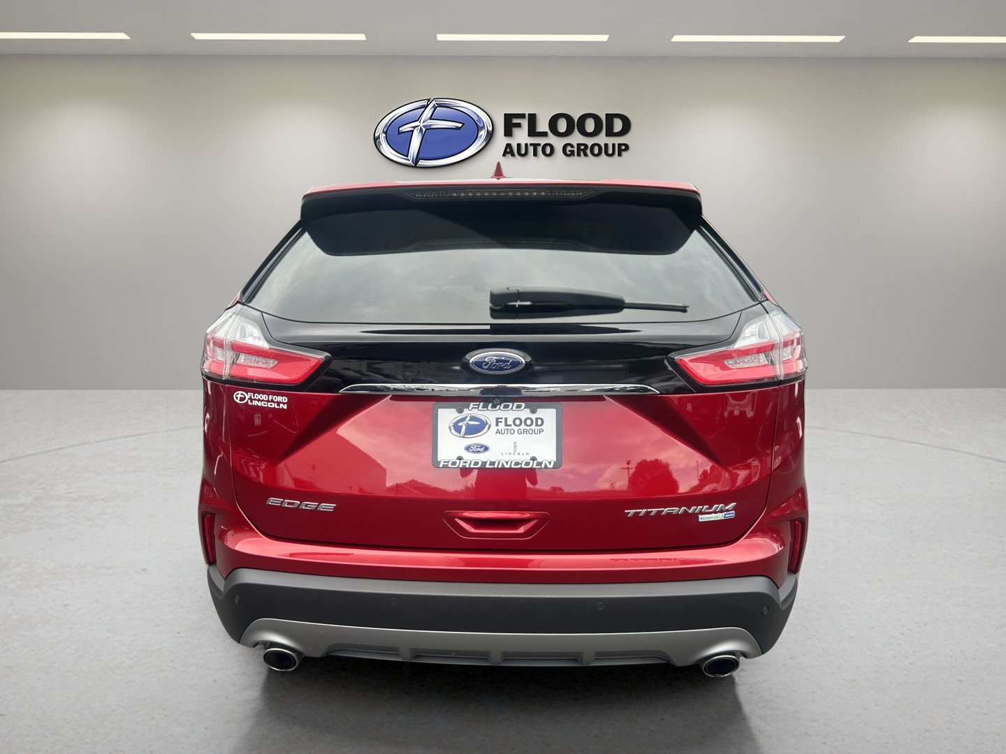 Used 2019 Ford Edge Titanium w/ Cold Weather Package AWD/4WD image 6