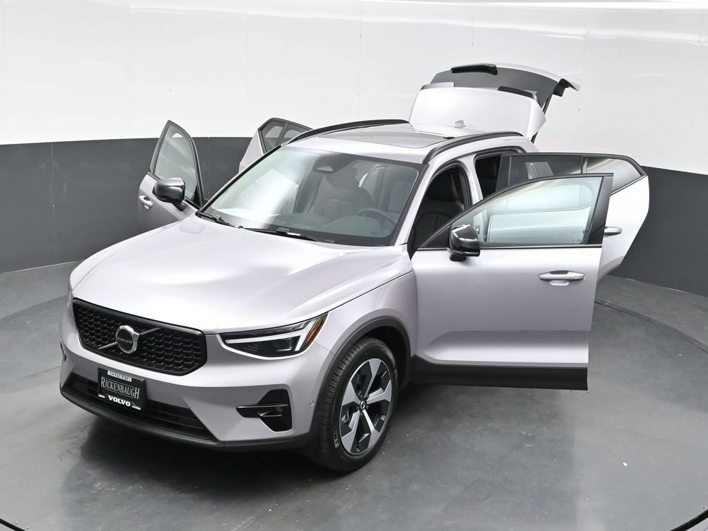 New 2026 Volvo XC40 B5 Plus w/ Protection Package Premier AWD/4WD image 42