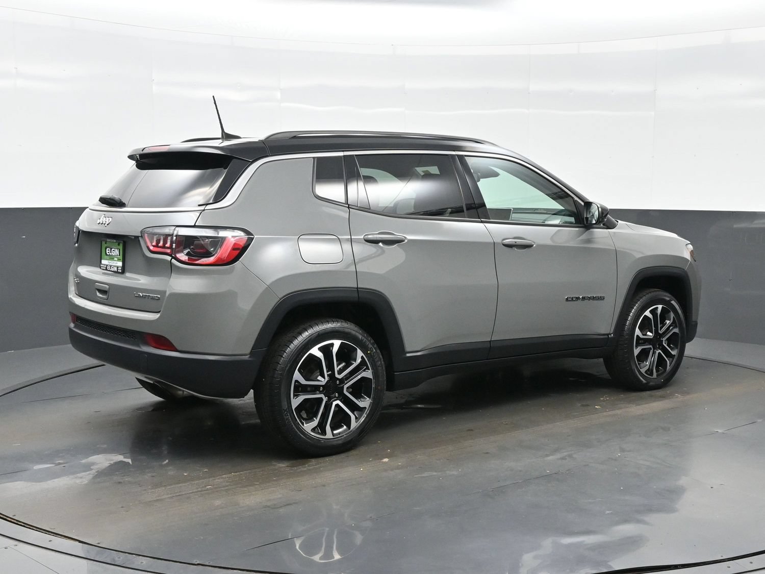 Used 2022 Jeep Compass Limited AWD/4WD image 8