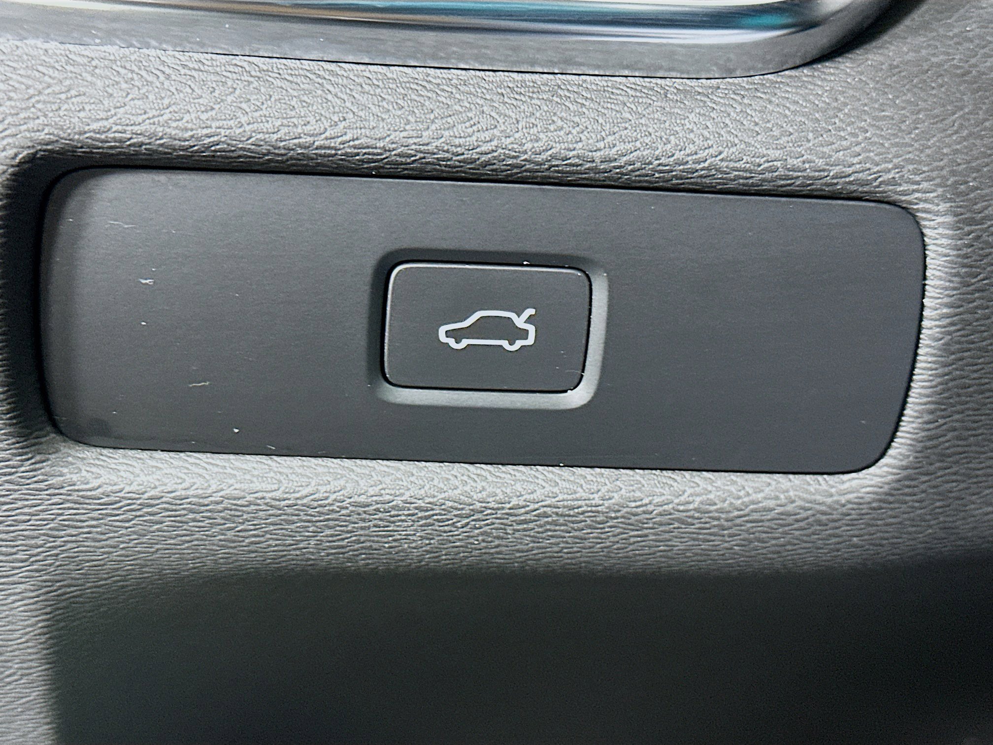 Used 2024 Volvo S60 B5 Core image 17