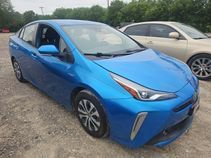 Used 2022 Toyota Prius LE AWD/4WD image 1