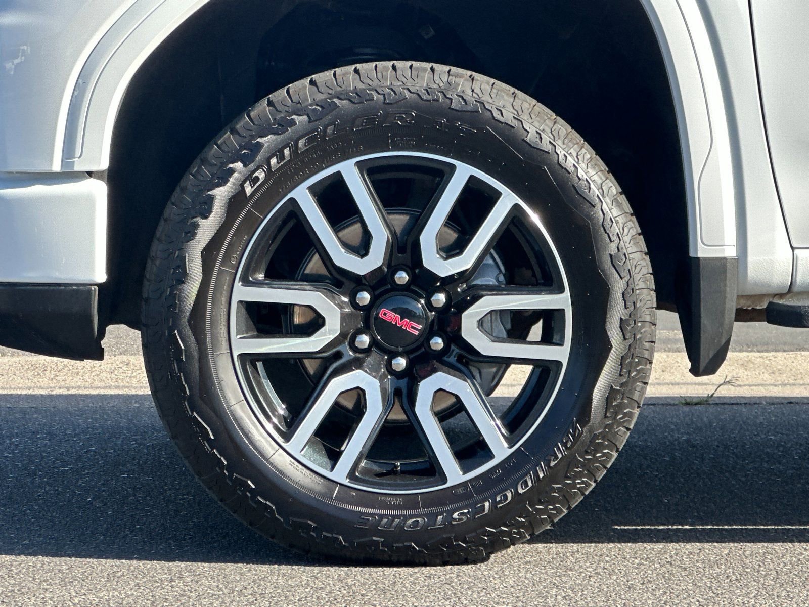 Used 2025 GMC Sierra 1500 AT4 w/ AT4 Premium Package image 32