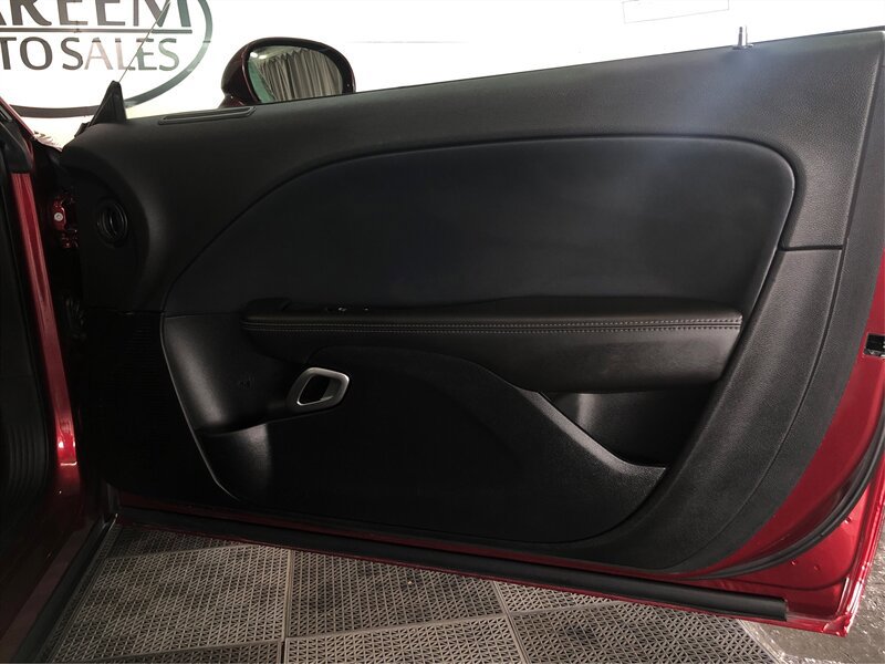 Used 2018 Dodge Challenger SXT image 17