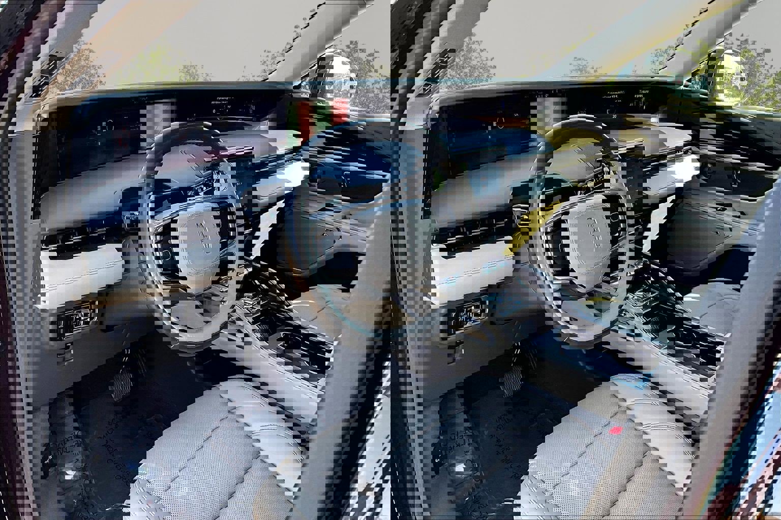 Used 2024 Lincoln Nautilus Premier w/ Equipment Group 102A image 14