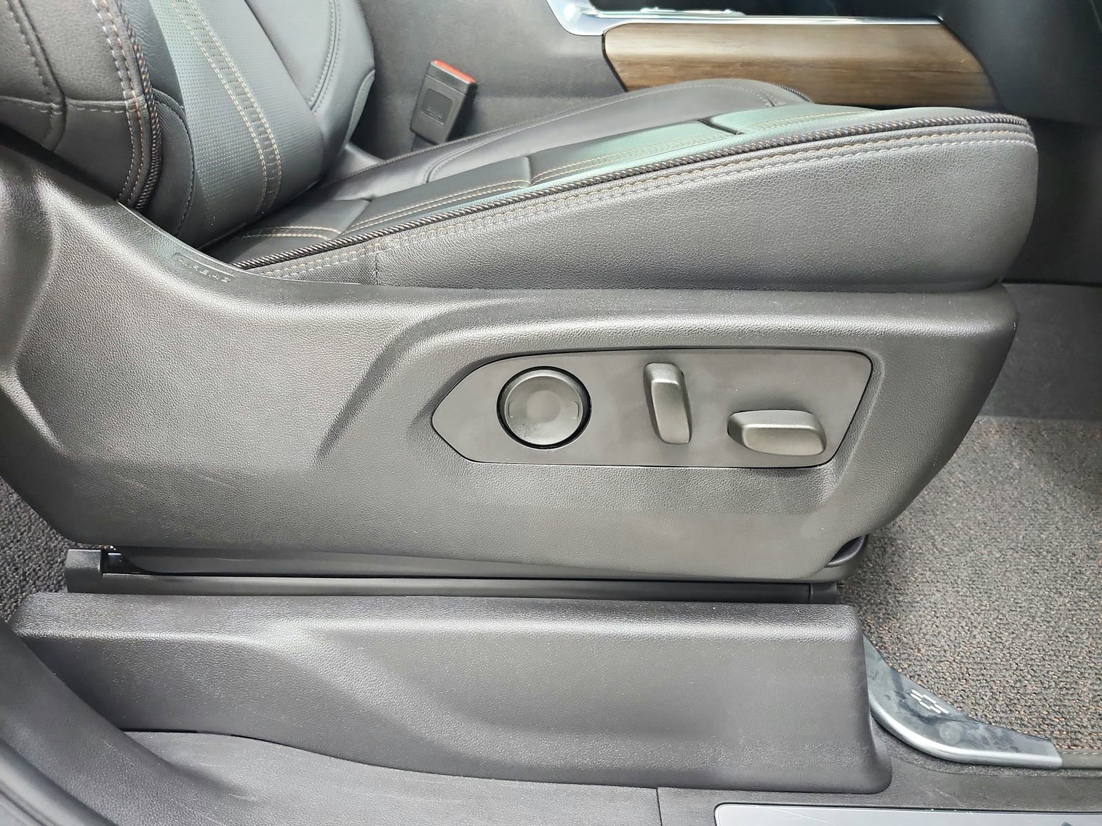Used 2024 Chevrolet Silverado 2500 High Country w/ Technology Package image 42