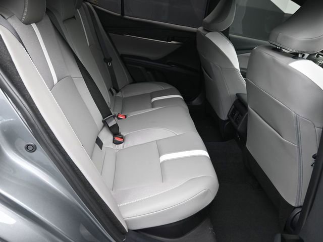 Used 2025 Toyota Camry SE w/ Convenience Package image 33