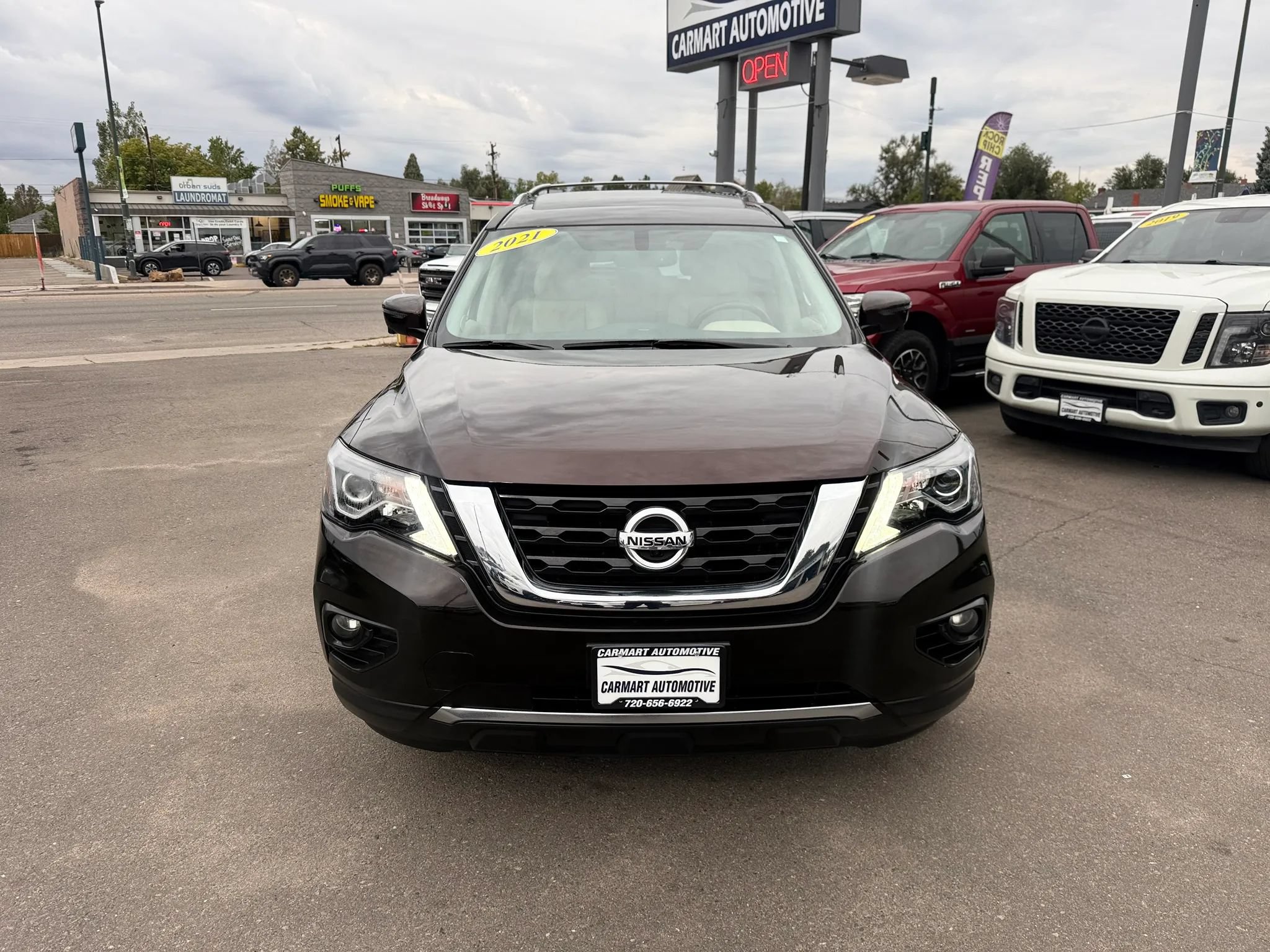 Used 2020 Nissan Pathfinder Platinum AWD/4WD image 4