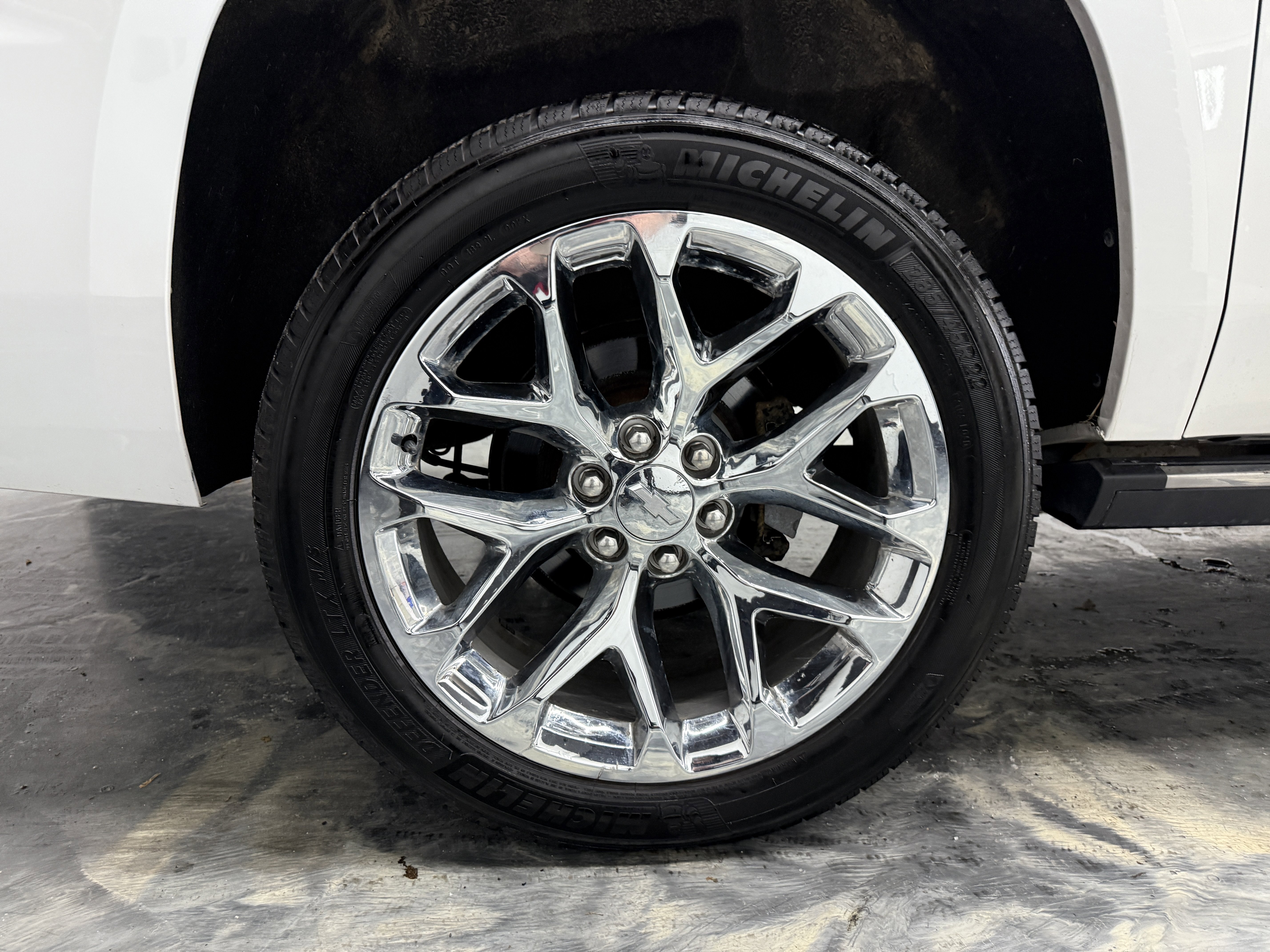 Used 2017 Chevrolet Suburban Premier image 36